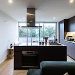 Fantastic Alda Rodrigues By Unique Hosts