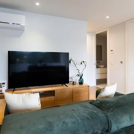 Fantastic Alda Rodrigues By Unique Hosts *