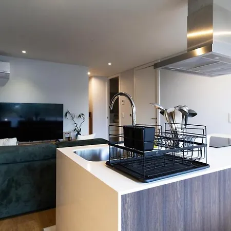 Fantastic Alda Rodrigues By Unique Hosts