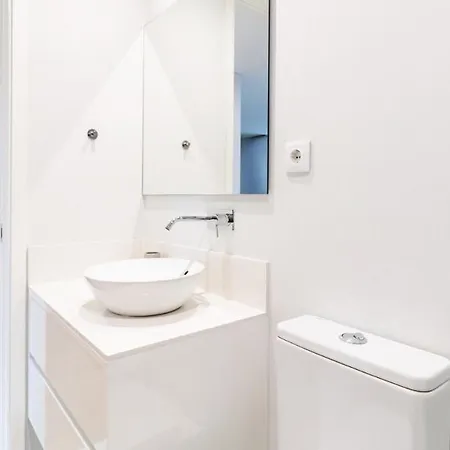 Fantastic Alda Rodrigues By Unique Hosts *