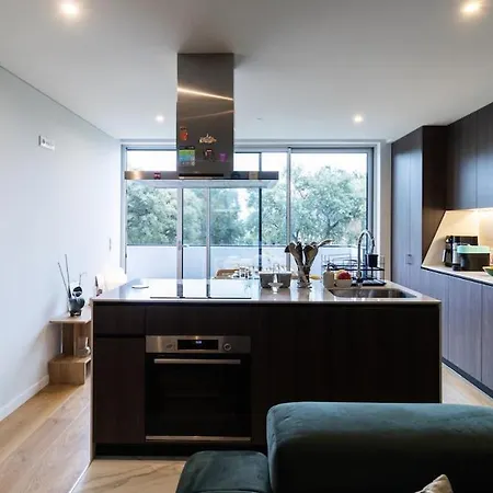 Fantastic Alda Rodrigues By Unique Hosts