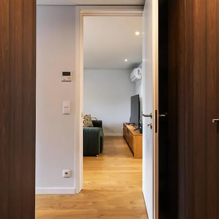 Fantastic Alda Rodrigues By Unique Hosts *