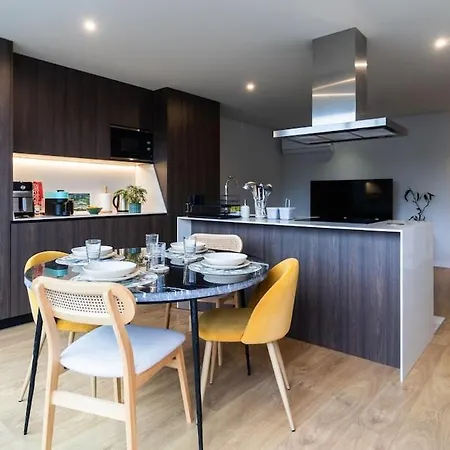 Fantastic Alda Rodrigues By Unique Hosts *