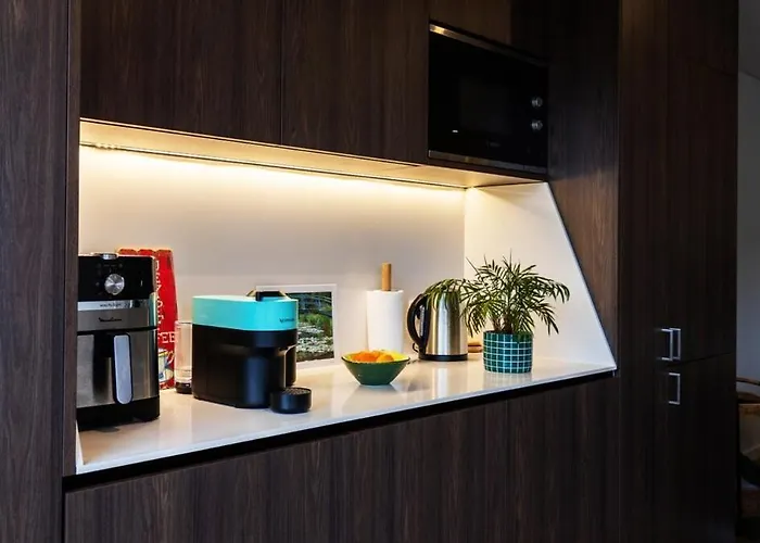 Fantastic Alda Rodrigues By Unique Hosts