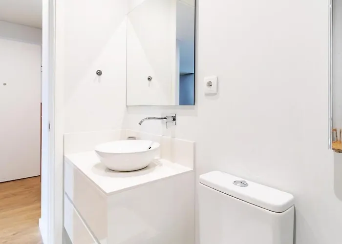 Fantastic Alda Rodrigues By Unique Hosts *