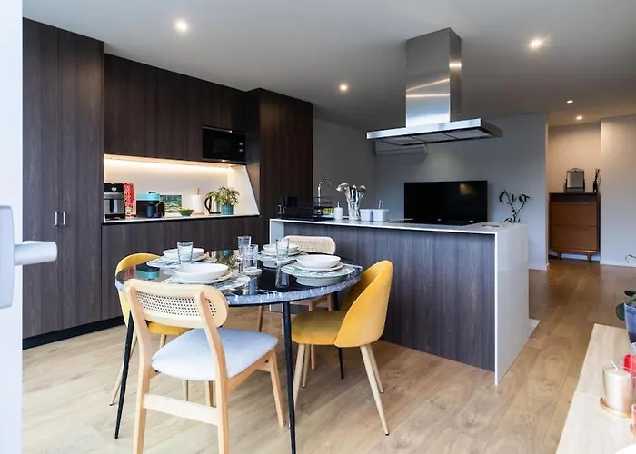 Fantastic Alda Rodrigues By Unique Hosts *